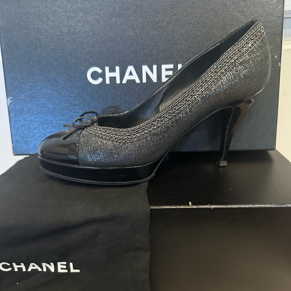 Chanel heels - Picture 2 of 16